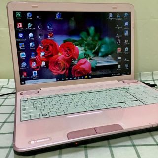 トウシバ(東芝)の①dynabook  水玉ピンク  ブルーレイ(ノートPC)