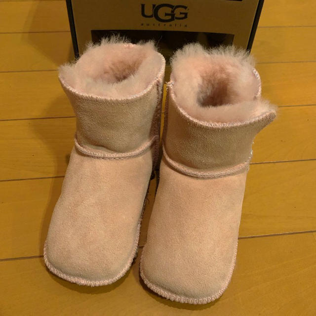 UGG(アグ)のUGG キッズ/ベビー/マタニティのベビー靴/シューズ(~14cm)(ブーツ)の商品写真