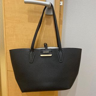 ゲス(GUESS)のGUESSゲス　トートバック美品(ブラック)(トートバッグ)