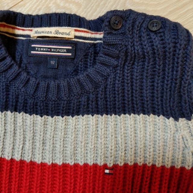 TOMMY HILFIGER(トミーヒルフィガー)の92cmセーター キッズ/ベビー/マタニティのキッズ服男の子用(90cm~)(ニット)の商品写真