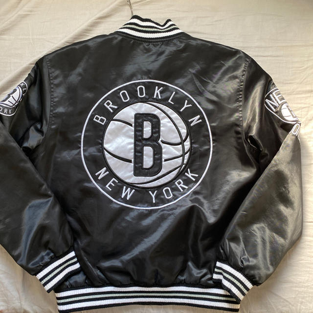 MITCHELL & NESS(ミッチェルアンドネス)のBrooklyn nets ナイロンジャケット メンズのジャケット/アウター(ナイロンジャケット)の商品写真