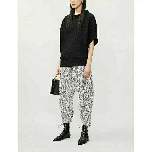 超美品 プリーツプリーズ ISSEY 色あせ MIYAKE フラッフィー 超美品 プリーツプリーズ ISSEY 色あせ MIYAKE フラッフィー
