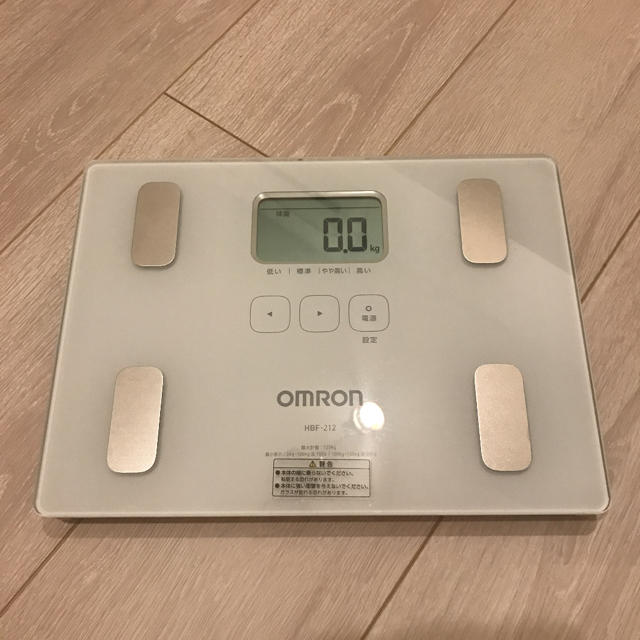 OMRON(オムロン)のオムロン　体重計 スマホ/家電/カメラの美容/健康(体重計/体脂肪計)の商品写真