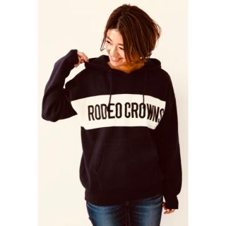 ロデオクラウンズ(RODEO CROWNS)のロデオクラウンズ　パーカー　ニットパーカー　ロゴ　クラウン　ネイビー　ニット(パーカー)