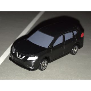 タカラトミーアーツ(T-ARTS)のポケットトミカ 日産 エクストレイル 黒 T32 ブラック(ミニカー)