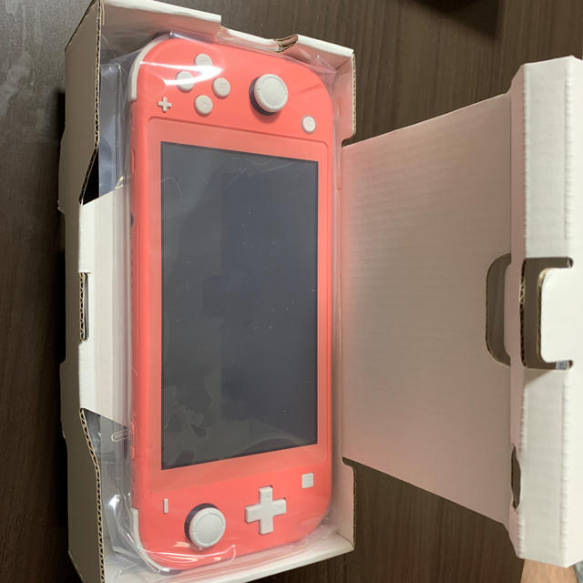 日本製好評 Nintendo Switch Lite保護フィルム付きの通販 by ぴーちゃん｜ニンテンドースイッチならラクマ Switch - 〈新品未使用〉Nintendo 大得価HOT