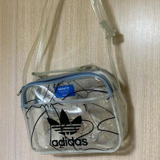 アディダス(adidas)のアディダス　ショルダーバッグ(ショルダーバッグ)