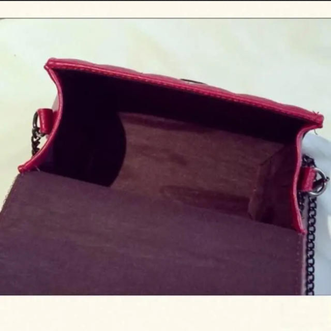 ミニショルダー☆キルティングチェーンバック☆レッド レディースのバッグ(ボディバッグ/ウエストポーチ)の商品写真