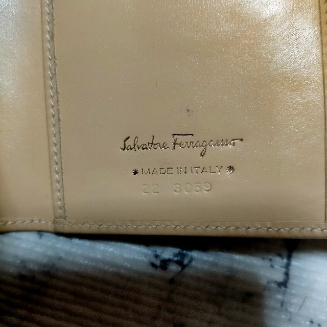 Salvatore Ferragamo(サルヴァトーレフェラガモ)のSalvatore Ferragamo 長財布 レディースのファッション小物(財布)の商品写真