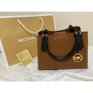 マイケルコース(Michael Kors)のMICHEAL KORS ハンドバッグ ミルク様(ハンドバッグ)