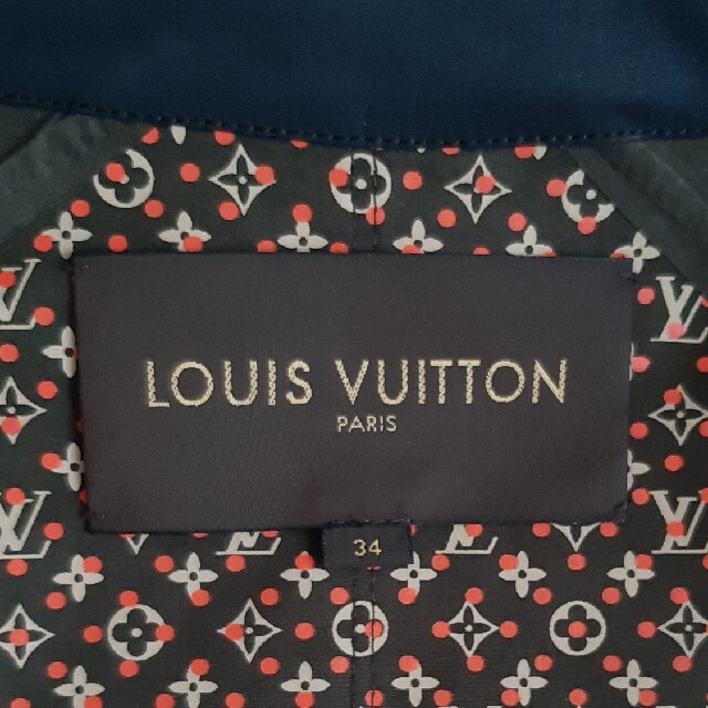 LOUIS VUITTON(ルイヴィトン)のLOUIS VUITTON レインコート 34 レディース レディースのジャケット/アウター(トレンチコート)の商品写真