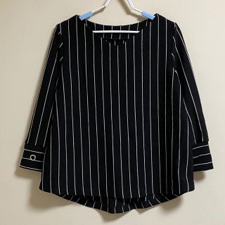 美品　デザイントップス　少し厚手(Tシャツ(長袖/七分))