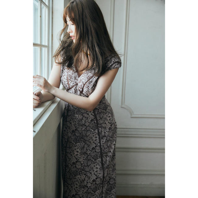 Lace Trimmed Floral Dress フローラル