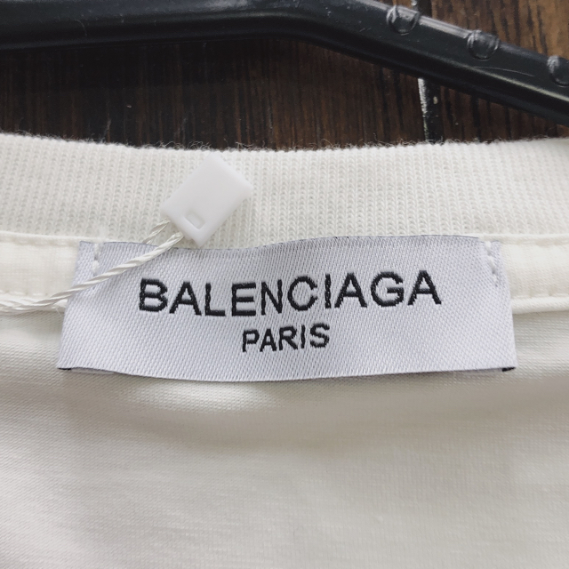 【BALENCIAGA✨】バレンシアガTシャツ　白　Mサイズ????