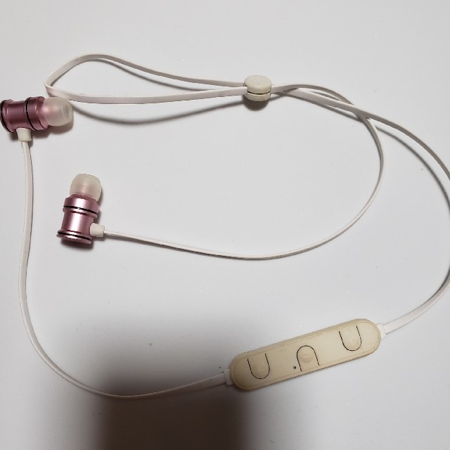 Bluetoothワイヤレスイヤホン スマホ/家電/カメラのオーディオ機器(ヘッドフォン/イヤフォン)の商品写真