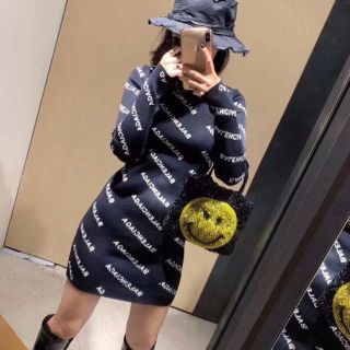 ゲス(GUESS)の明日まで1000円オフ‼️Bロゴ ニット ワンピース 黒(ミニワンピース)