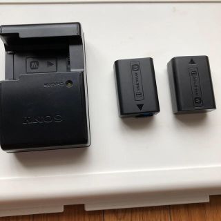 ソニー(SONY)のSONY  NP-FW50 バッテリー 2個  純正充電器 BC-VW1(バッテリー/充電器)