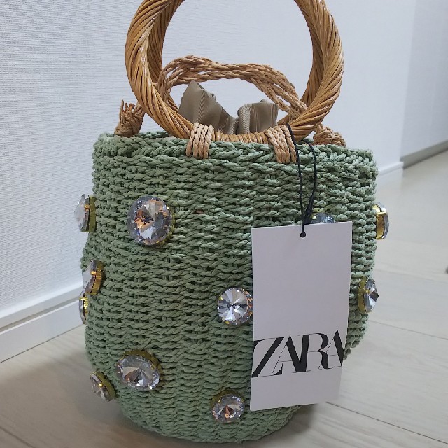 ZARA(ザラ)のZARA ザラ 新品タグ付 ビジューかごバッグ レディースのバッグ(ハンドバッグ)の商品写真