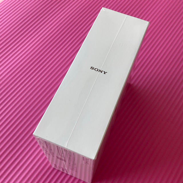 SONY(ソニー)の新品未開封　SONY ワイヤレスヘッドホン　WH 1000XM4 シルバー スマホ/家電/カメラのオーディオ機器(ヘッドフォン/イヤフォン)の商品写真