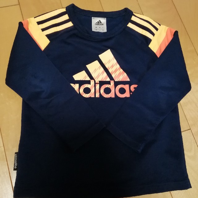 adidas(アディダス)のサッカーウェア　110　長袖 キッズ/ベビー/マタニティのキッズ服男の子用(90cm~)(Tシャツ/カットソー)の商品写真