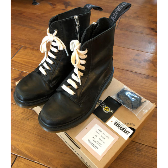 Dr.Martens(ドクターマーチン)のUNSQUEAKY×ドクターマーチン8ホールブーツ 25cm アンスクウィーキー レディースの靴/シューズ(ブーツ)の商品写真