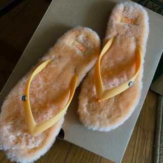 アグ(UGG)のアグ✴︎ムートンサンダル(サンダル)