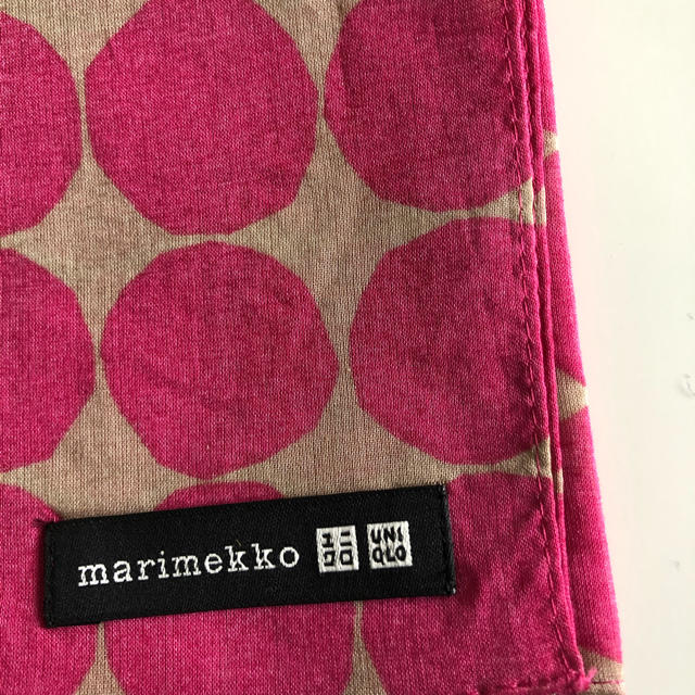 UNIQLO(ユニクロ)の「海外限定」マリメッコ　UNIQLO ミニスカーフ　新品未使用　2枚セット♪ レディースのファッション小物(バンダナ/スカーフ)の商品写真