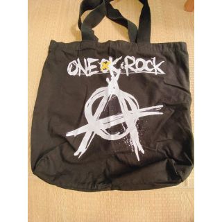 ワンオクロック(ONE OK ROCK)のone ok rock ワンオクトートバッグ(ミュージシャン)