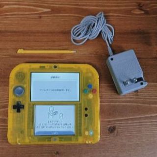 ニンテンドウ(任天堂)の【美品】ニンテンドー2DS『ポケットモンスター ピカチュウ』限定パック(携帯用ゲーム機本体)