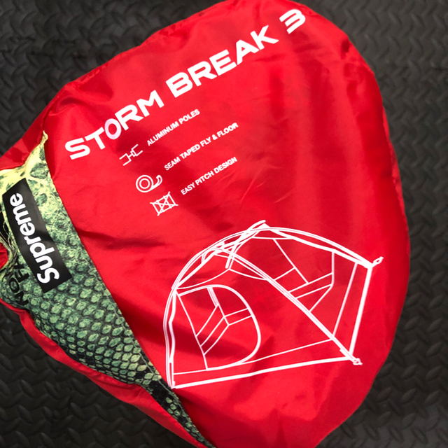 Supreme(シュプリーム)のマサ様専用Supreme Snakeskin Stormbreak 3  テント スポーツ/アウトドアのアウトドア(テント/タープ)の商品写真
