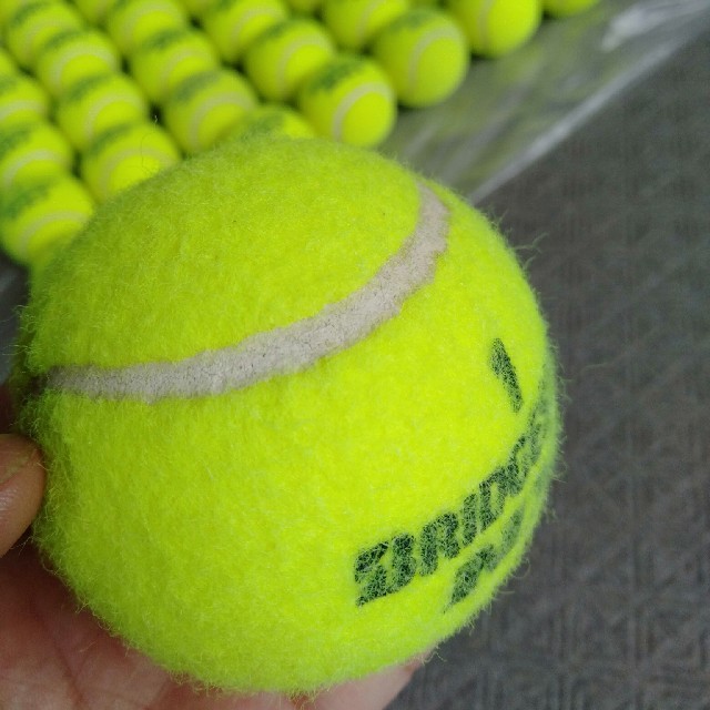 BRIDGESTONE(ブリヂストン)のテニスボール中古品　50個ブリジストンNX1 スポーツ/アウトドアのテニス(ボール)の商品写真