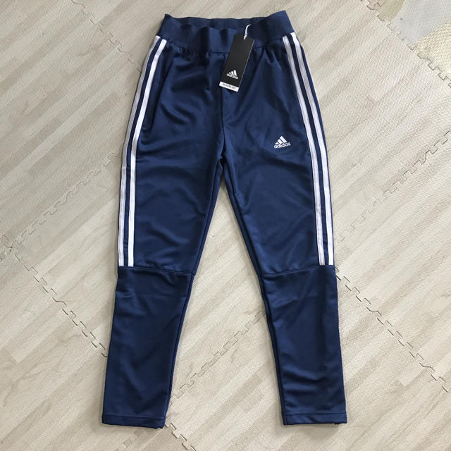 adidas(アディダス)の新品 アディダス  キッズジャージボトムス 160サイズ キッズ/ベビー/マタニティのキッズ服男の子用(90cm~)(パンツ/スパッツ)の商品写真