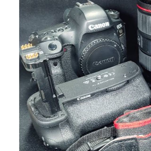 Canon(キヤノン)の【期間限定値下】Canon EOS 6D Mark II + BG-E21 スマホ/家電/カメラのカメラ(デジタル一眼)の商品写真