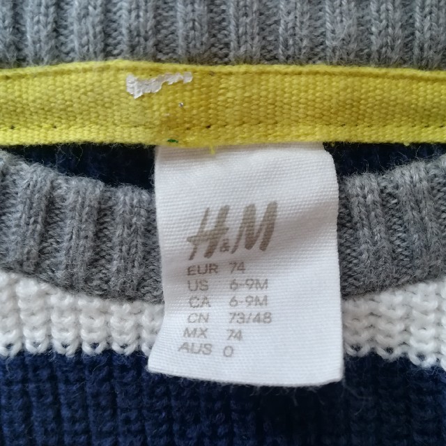 H&H(エイチアンドエイチ)のH&M ボーダー　長袖セーター　US6-9M　サイズ80相当　ベビー　春夏物 キッズ/ベビー/マタニティのベビー服(~85cm)(ニット/セーター)の商品写真
