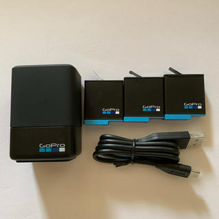 ゴープロ(GoPro)のGoProデュアルバッテリーチャジャー(バッテリー/充電器)