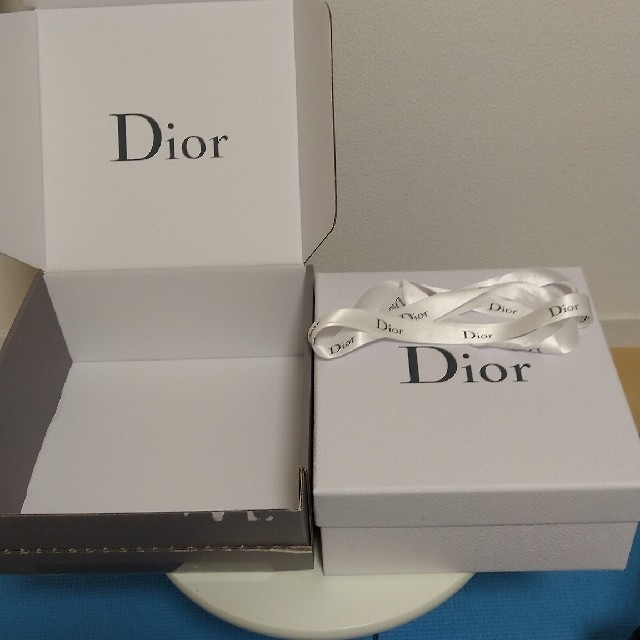 Dior(ディオール)のギフトボックス付きディオール ノベルティ ポーチ レディースのファッション小物(ポーチ)の商品写真