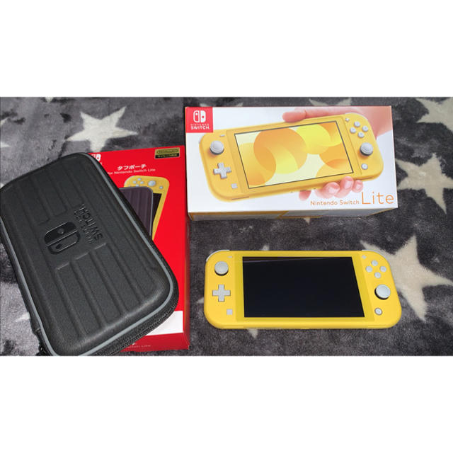 Nintendo Switch 本体 イエロー ストラップとケース付き Nintendo Switch 本体 イエロー ストラップとケース付き