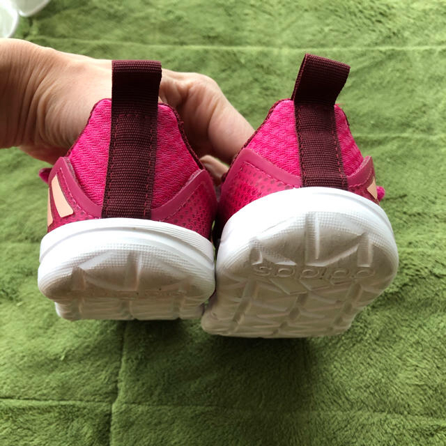 adidas(アディダス)のadidas スニーカー　ピンク　14cm 女の子 アディダス キッズ/ベビー/マタニティのベビー靴/シューズ(~14cm)(スニーカー)の商品写真