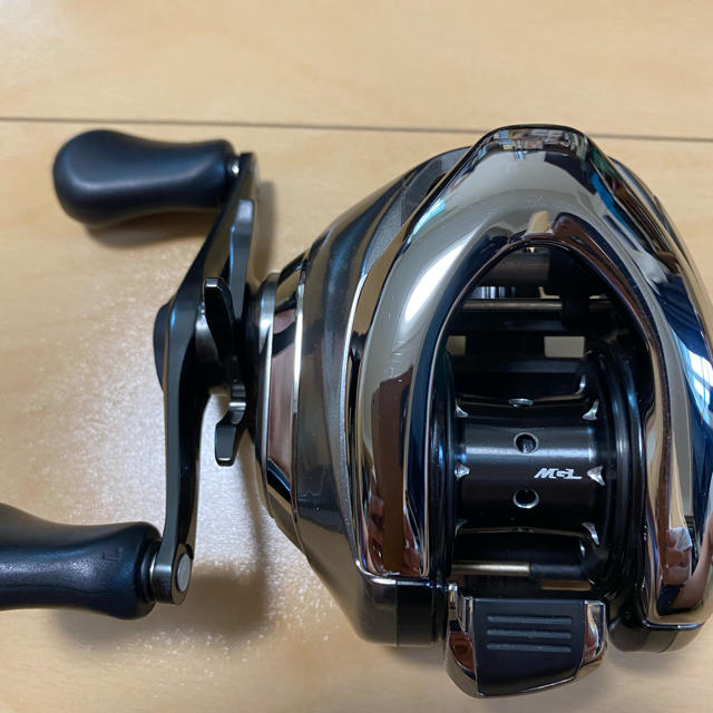 SHIMANO(シマノ)のSHIMANO アンタレス DC HG レフト スポーツ/アウトドアのフィッシング(リール)の商品写真