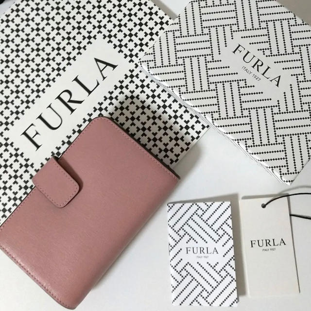 【新品】 FURLA BABYLON 2020年新作 二つ折り財布 ピンク専用箱専用袋タグケアカード
