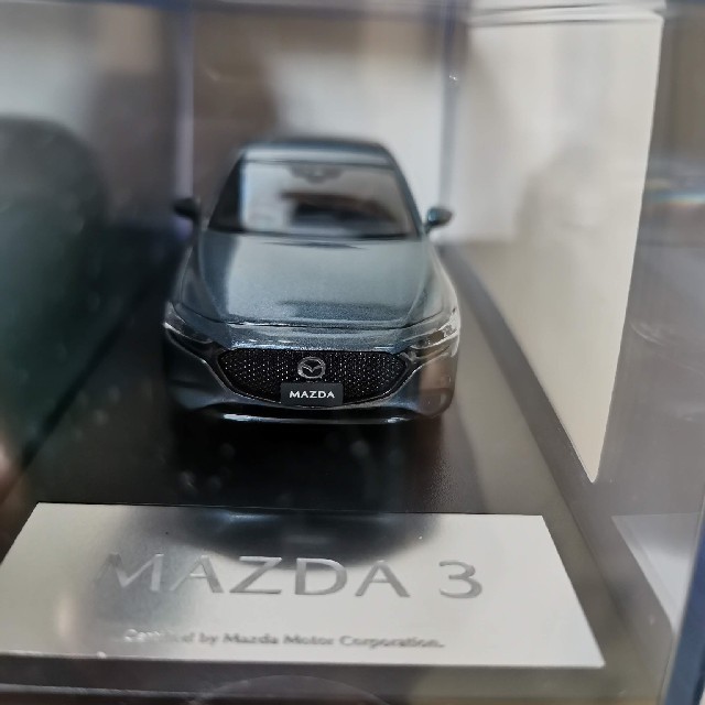 奉呈 mazda3ファストバック ポリメタルグレー ミニカー フィギュア