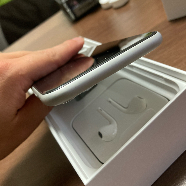 iPhoneXR 本体 最終値下げ中です。交渉可能商品 新しいブランド 18250