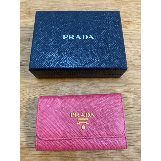 プラダ　PRADA キーケース　ピンク