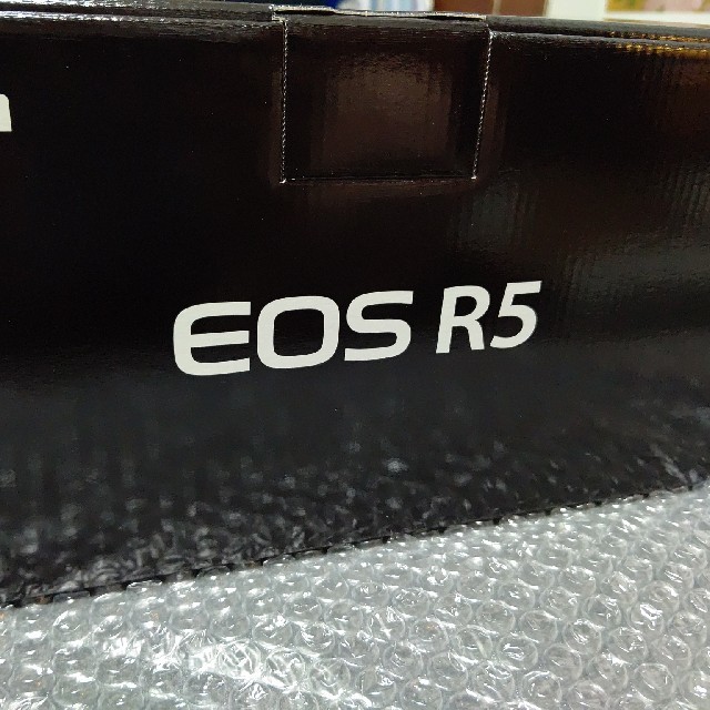 Canon EOS R5 新品・未使用品　国内店舗購入