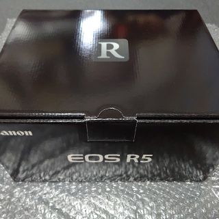 キヤノン(Canon)のCanon EOS R5 新品・未使用品　国内店舗購入(ミラーレス一眼)