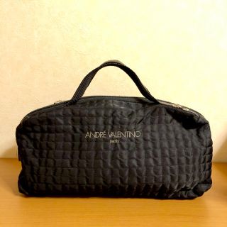 ヴァレンティノ(VALENTINO)のANDRE VALENTINO ポーチ バッグ　黒　日本製(ハンドバッグ)