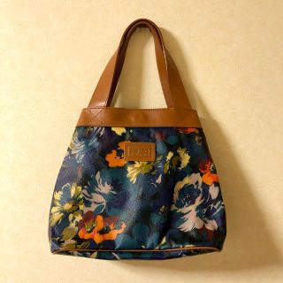 KENZO(花柄 ・ ショルダーバッグ)のフリマアイテム一覧 KENZO(花柄 ・ ショルダーバッグ)のフリマアイテム一覧