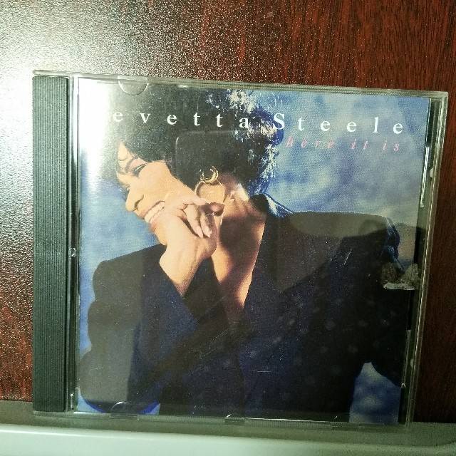 JEVETTA STEELE ジェヴェッタ・スティール HERE IT IS エンタメ/ホビーのCD(ポップス/ロック(洋楽))の商品写真