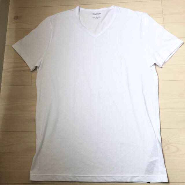 Emporio Armani(エンポリオアルマーニ)の3枚【新品】エンポリオアルマーニ　tシャツ　白　Ｖネック　半袖　メンズ メンズのトップス(Tシャツ/カットソー(半袖/袖なし))の商品写真