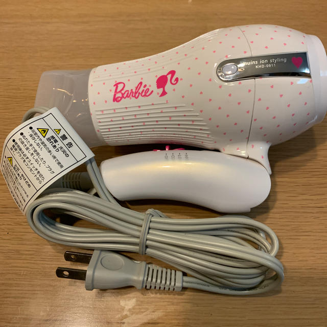 Barbie(バービー)のBarbie マイナスイオンドライヤー スマホ/家電/カメラの美容/健康(ドライヤー)の商品写真